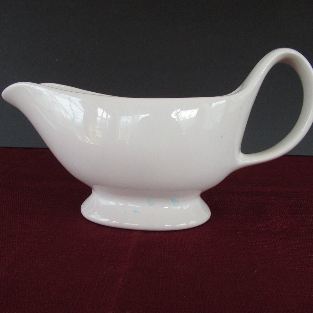 Pottery Barn Sausalito gravy boat white 9" wide